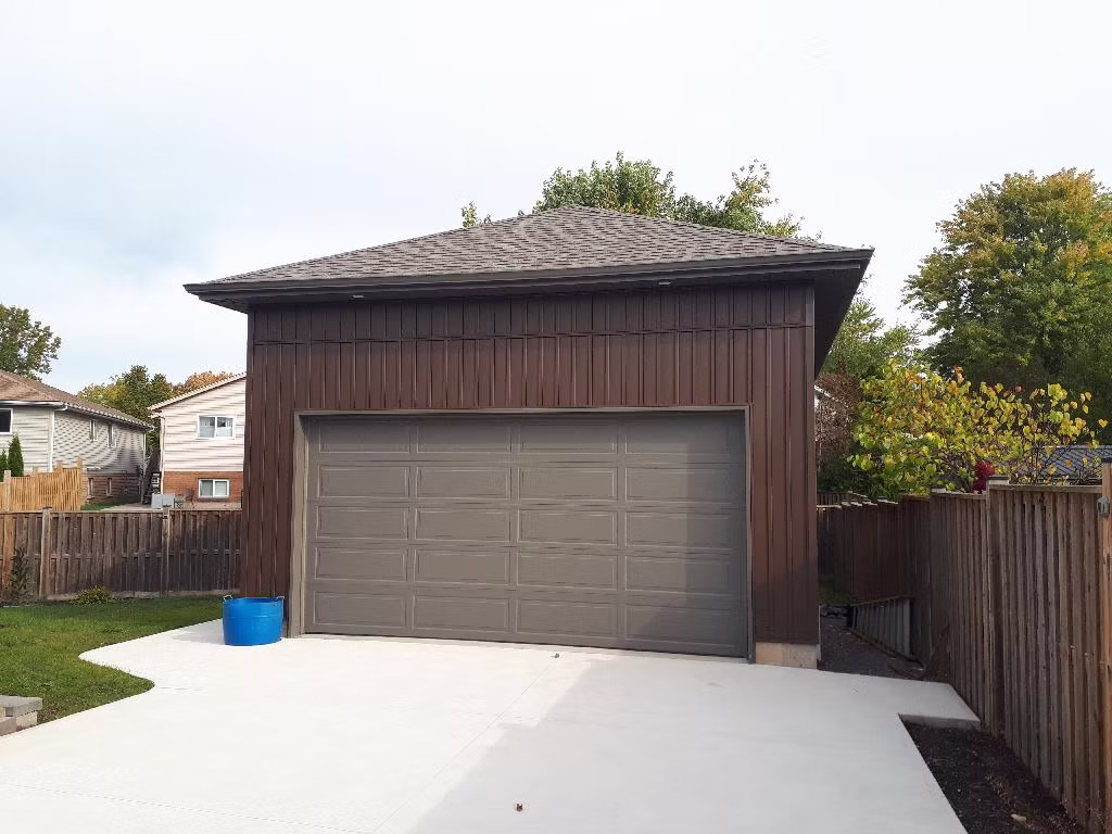 Detached Garage – Welland | Custom Accessory Structure Design
